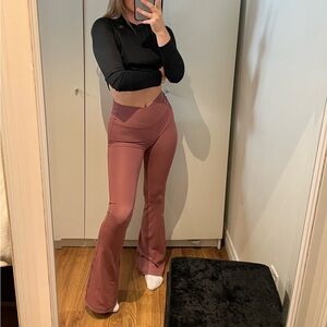 Criss cross pink yoga pants